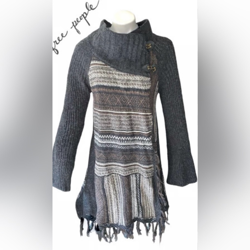 Free People Long Fringe Chunky
Cardigan Wool Blend Size XS